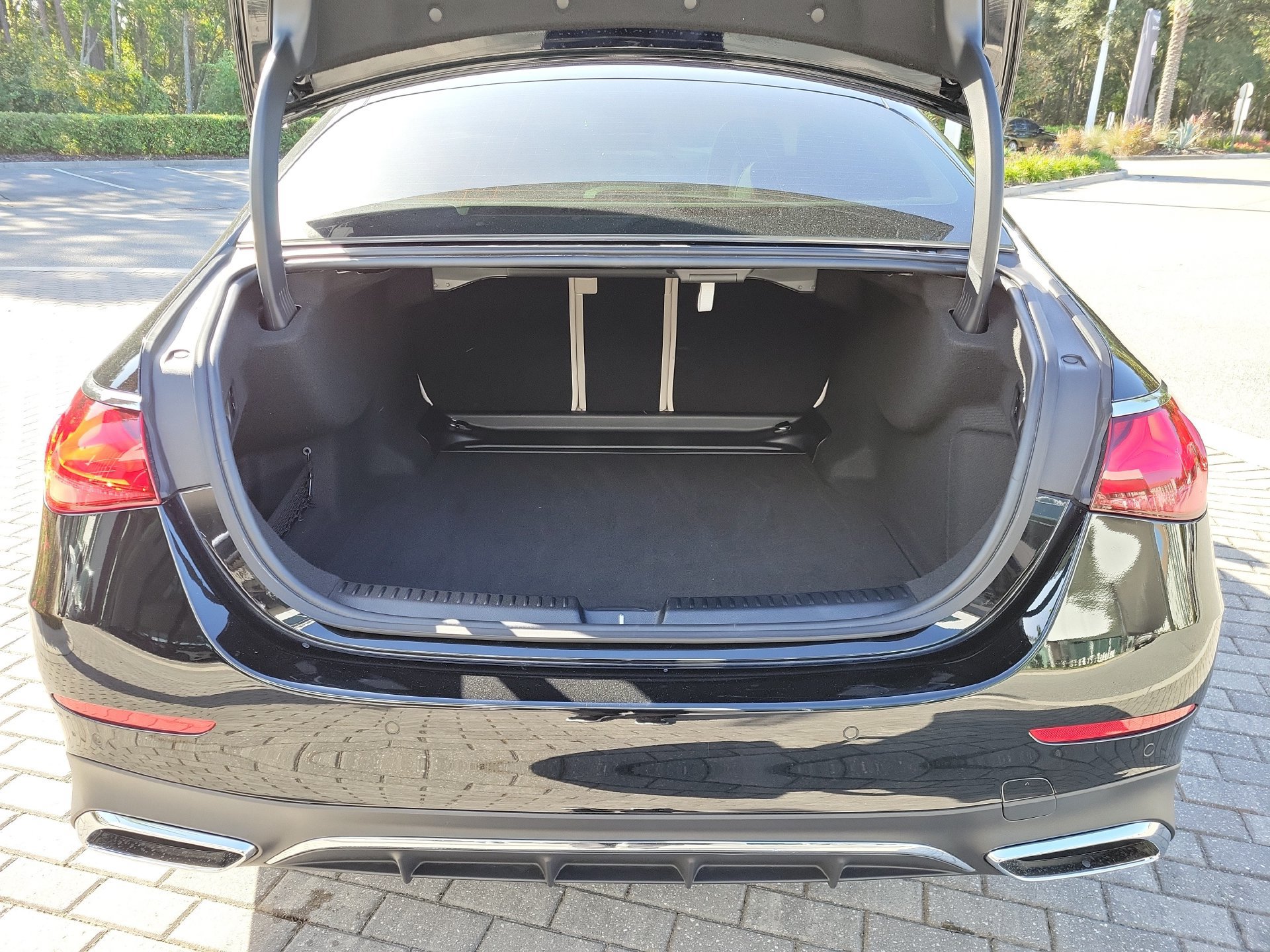 Used 2025 Mercedes-Benz E 350 Sedan w/ Winter Package image 13