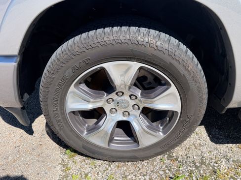 Used 2021 RAM 1500 Laramie w/ Sport Appearance Package AWD/4WD image 16