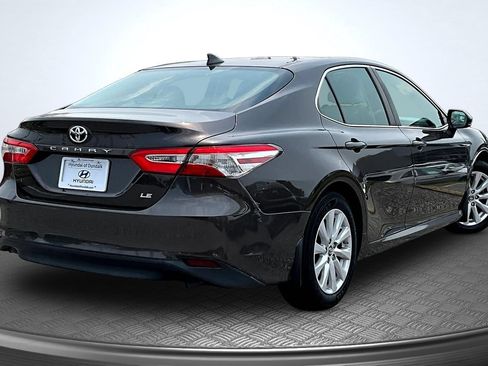 Used 2019 Toyota Camry LE FWD image 6