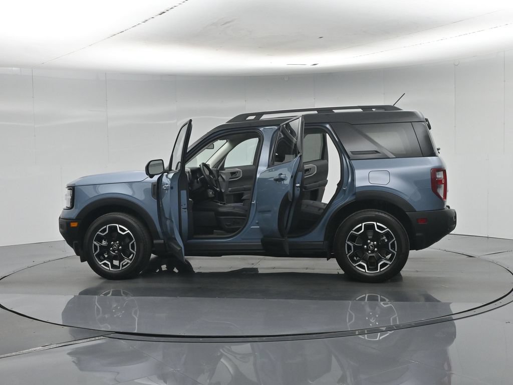 Used 2025 Ford Bronco Sport Outer Banks w/ Outer Banks Tech Package+ AWD/4WD image 38
