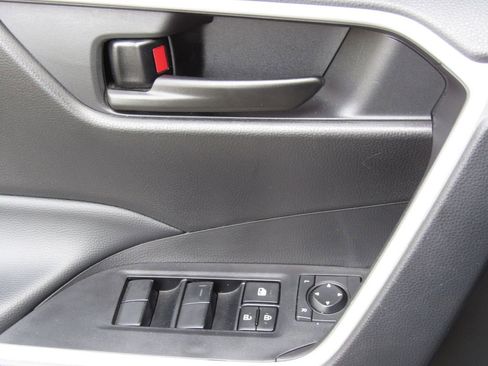 Certified 2024 Toyota RAV4 LE image 31