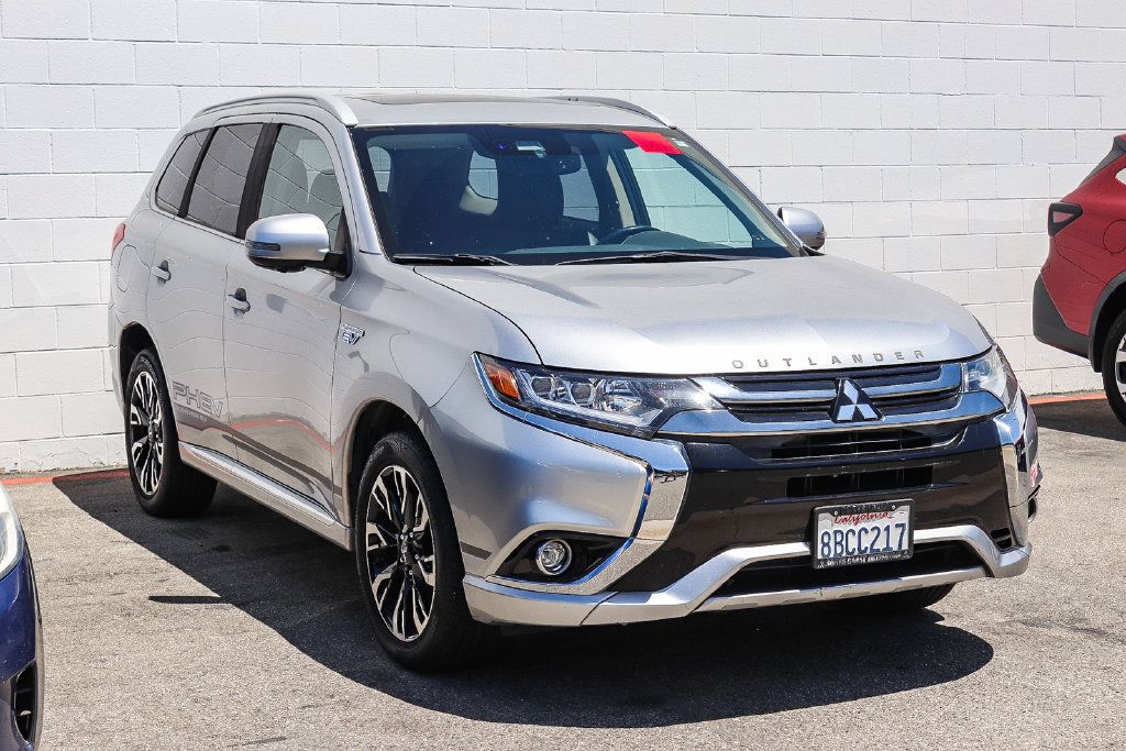 Used 2018 Mitsubishi Outlander GT AWD/4WD image 3