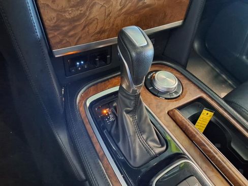 Used 2022 Nissan Armada SL w/ Captain's Chairs Package image 30