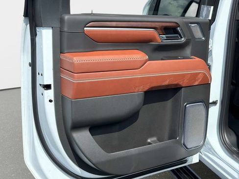 New 2026 GMC Sierra 2500 Denali Ultimate AWD/4WD image 11