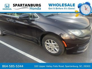 Used 2017 Chrysler Pacifica Touring video 2