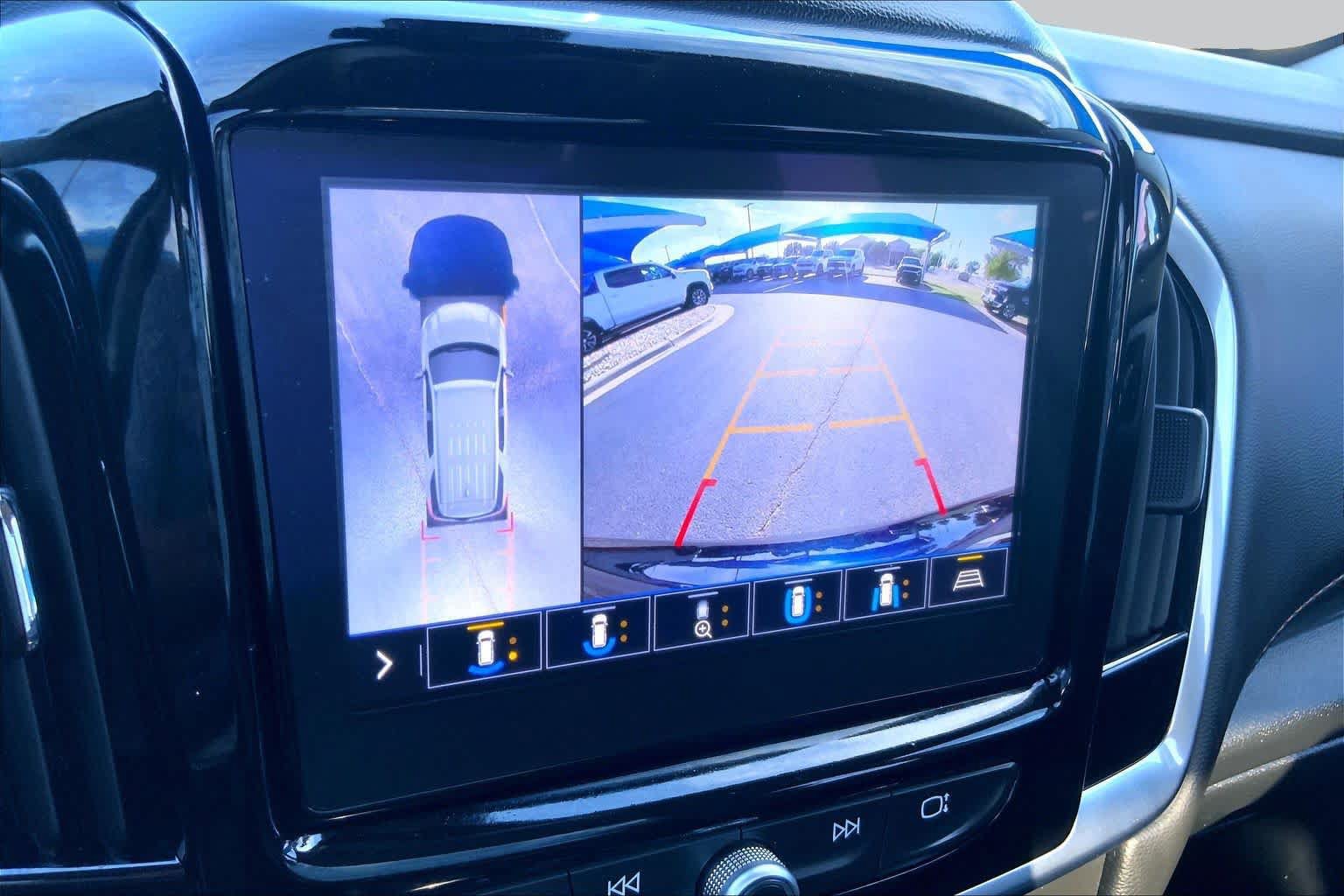 Used 2020 Chevrolet Traverse LT w/ LT Premium Package FWD image 27