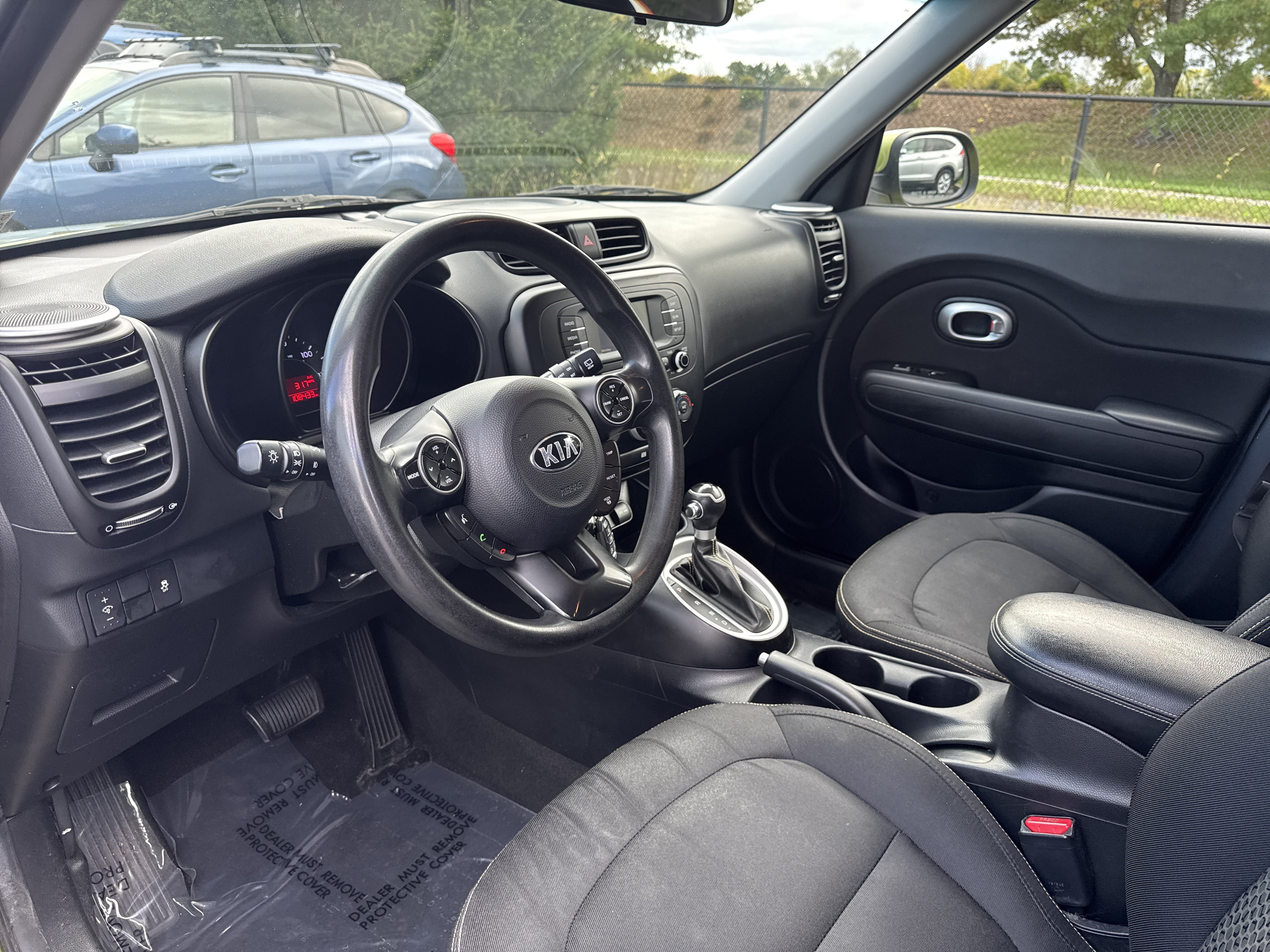 Used 2016 Kia Soul + FWD image 12