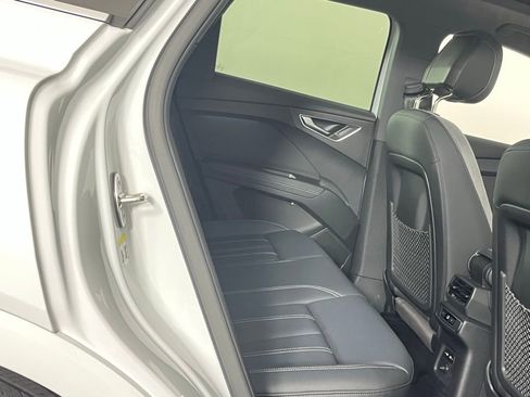 Used 2024 Audi Q4 e-tron Premium Plus w/ Premium Plus image 27