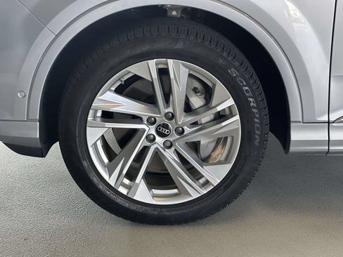 Used 2022 Audi Q7 3.0T Premium Plus w/ Premium Plus Package AWD/4WD image 8