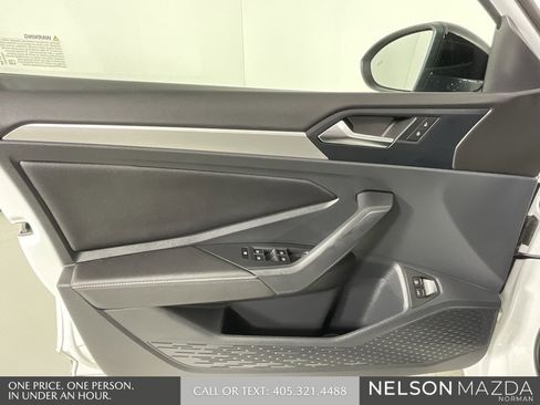 Used 2024 Volkswagen Jetta Sport image 16