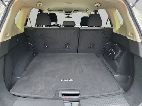 Used 2023 Nissan Rogue SV AWD/4WD image 6