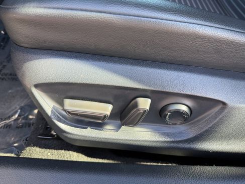 Used 2022 Toyota Camry SE image 21