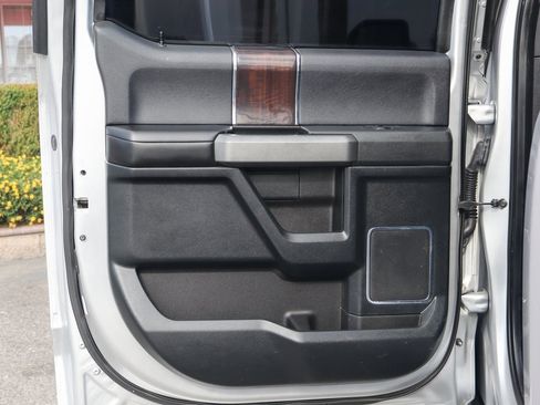 Used 2016 Ford F150 Platinum w/ Equipment Group 701A Luxury image 44