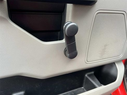 Used 2017 Ford F550 4x4 Regular Cab Super Duty image 17