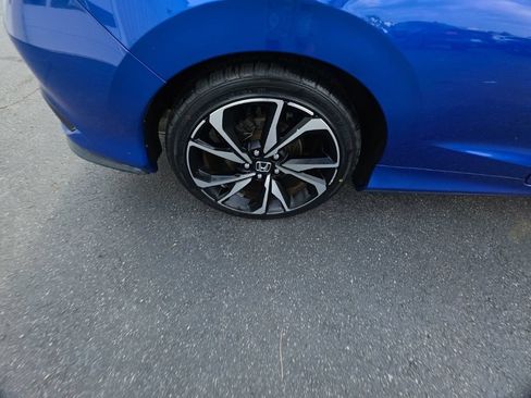 Used 2018 Honda Civic Si image 11