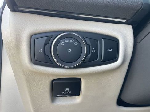 Used 2019 Lincoln MKZ Reserve FWD image 35