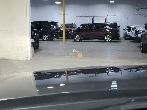 Used 2017 Cadillac Escalade ESV Premium Luxury RWD image 32