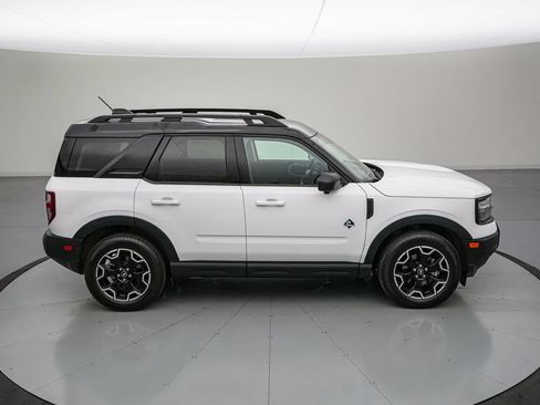 Certified 2025 Ford Bronco Sport Outer Banks w/ Outer Banks Tech Package+ AWD/4WD image 3