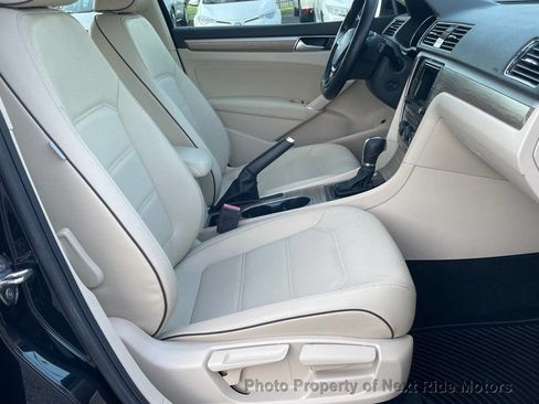Used 2018 Volkswagen Passat 2.0T SE FWD image 8