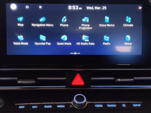 Used 2025 Hyundai Elantra SEL image 25