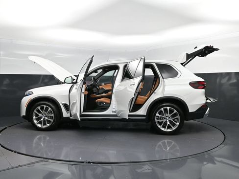 New 2026 BMW X5 xDrive40i w/ Climate Comfort Package AWD/4WD image 46