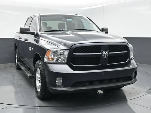 Used 2018 RAM 1500 Express AWD/4WD image 3
