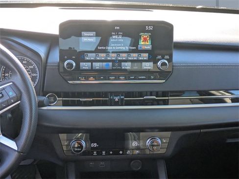 Used 2023 Mitsubishi Outlander SE image 20