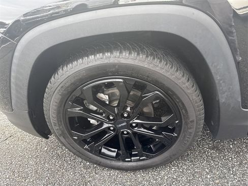 Used 2021 GMC Terrain SLT w/ Elevation Edition image 11