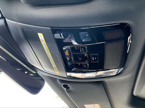 Used 2025 Lexus RX 350 Premium image 32