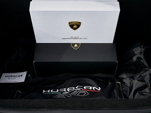 Used 2023 Lamborghini Huracan EVO image 21