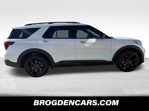 Used 2020 Ford Explorer ST w/ ST Street Pack image 2