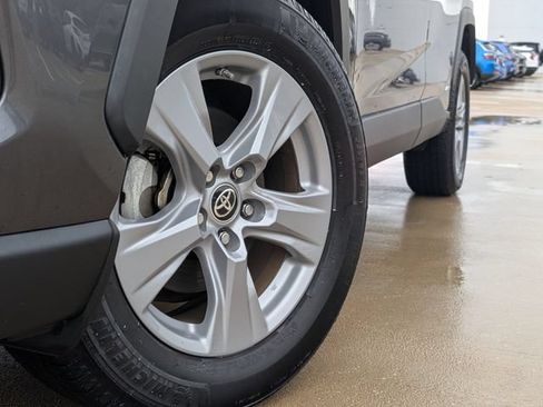 Used 2022 Toyota RAV4 LE AWD/4WD image 2
