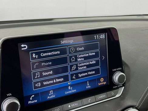 Used 2025 Nissan Sentra SV FWD image 14