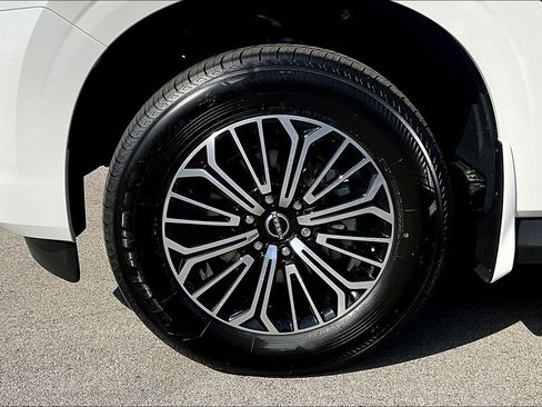 New 2026 Nissan Armada SL image 17