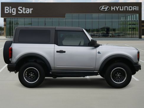 Used 2021 Ford Bronco Black Diamond image 5