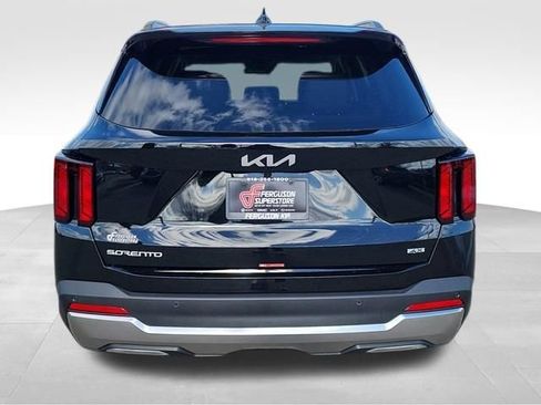 New 2026 Kia Sorento S w/ S Panoramic Sunroof Package AWD/4WD image 4