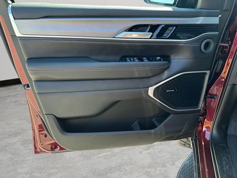 New 2026 Jeep Grand Wagoneer Limited AWD/4WD image 27