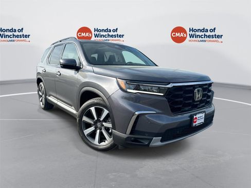 Certified 2025 Honda Pilot Touring image 1