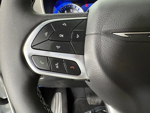 New 2027 Chrysler Pacifica Select FWD image 23