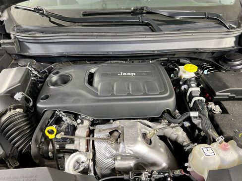 Used 2022 Jeep Cherokee Latitude Lux w/ Sun & Sound Group AWD/4WD image 29