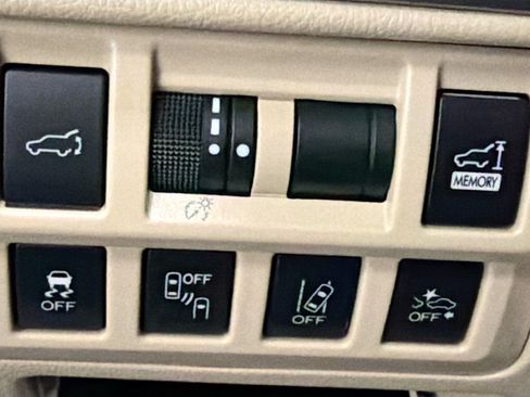 Used 2018 Subaru Outback 2.5i Premium AWD/4WD image 16