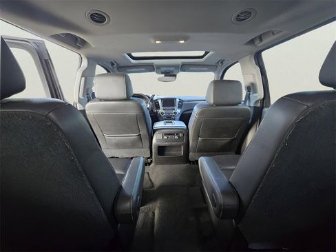 Used 2019 GMC Yukon XL SLT image 24