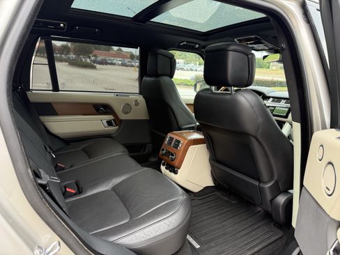 Used 2019 Land Rover Range Rover Long Wheelbase Supercharged AWD/4WD image 7