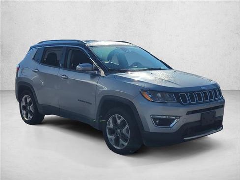 Used 2021 Jeep Compass Limited image 3