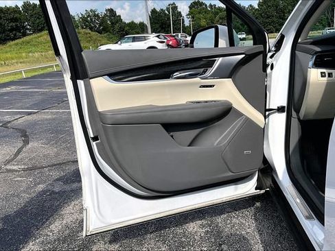 Used 2021 Cadillac XT6 Premium Luxury FWD image 20