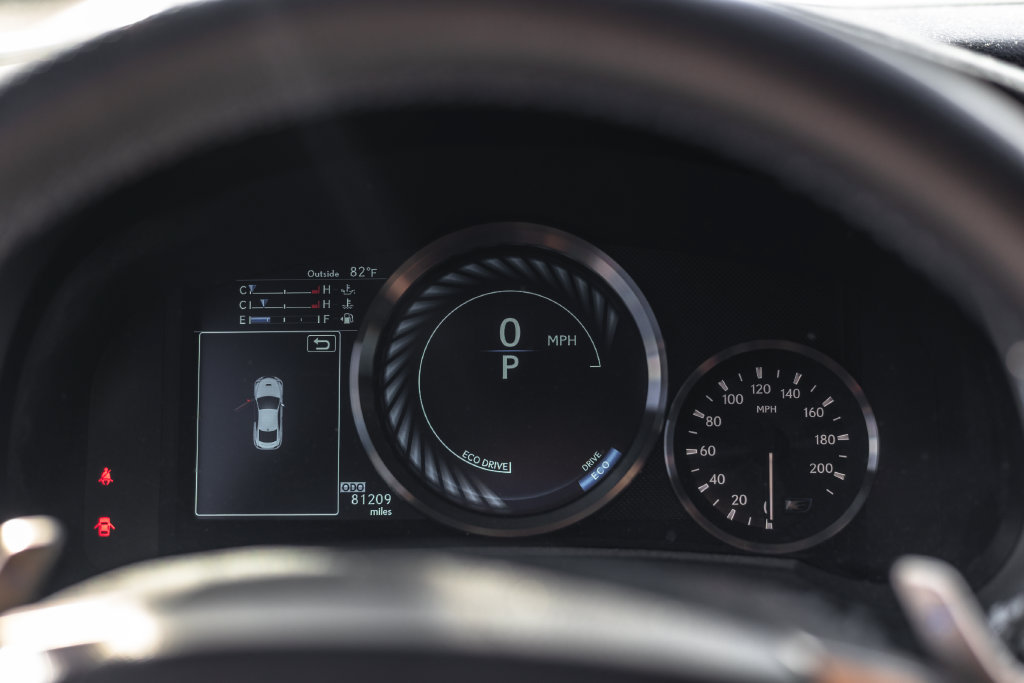 Used 2015 Lexus RC F w/ Premium Package RWD image 5