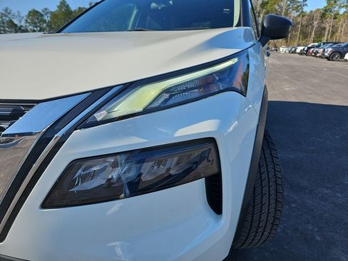 Used 2023 Nissan Rogue S image 37