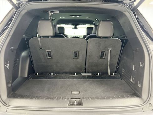 Used 2023 Chevrolet Traverse LT w/ LT Premium Package AWD/4WD image 25