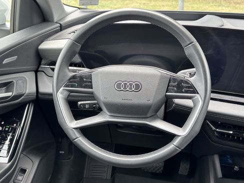 Used 2025 Audi Q6 e-tron Premium Plus w/ Premium Plus AWD/4WD image 18