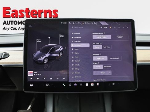 Used 2022 Tesla Model Y Long Range image 12